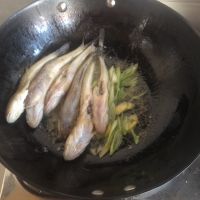 光鱼豆腐粉条汤