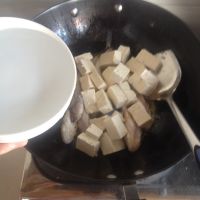 光鱼豆腐粉条汤