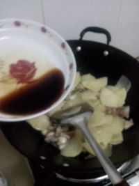 五花肉炒土豆