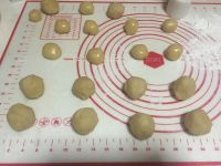 广式莲蓉月饼