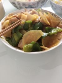 大辣椒炒土豆片