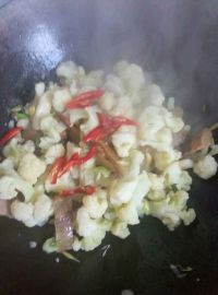 腊肉麻辣菜花