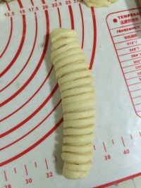 毛毛虫面包