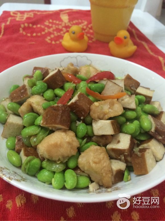 豆腐干毛豆炒鸡肉丁