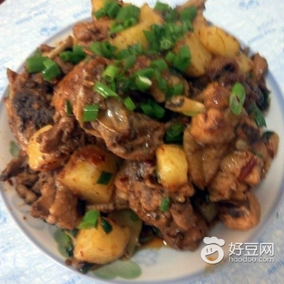 土豆红烧鸡块