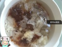 银耳桃胶红枣羹