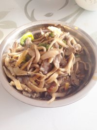 辣子炒蘑菇