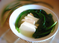 菠菜内酯豆腐汤