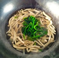 菠菜菌汤