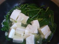 菠菜内酯豆腐汤
