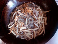 鲍菇炖粉条