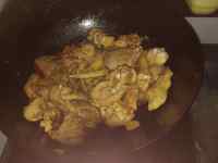 鸡肉炖土豆