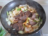 回锅牛肉