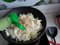 白菜炖冷冻豆腐
