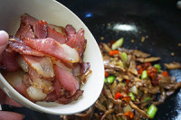笋干炒熏腊肉