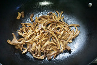 笋干炒熏腊肉