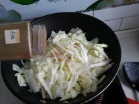 白菜炖冷冻豆腐