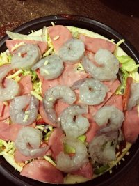 虾仁火腿杂蔬披萨