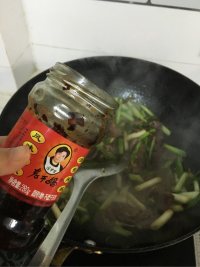 大蒜炒牛肉