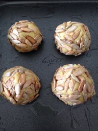 瓜仁薯球
