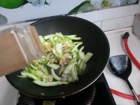 西葫芦炒蚬肉