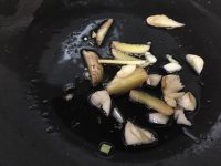 芹菜粒炒牛肉