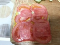 鸡蛋西红柿三明治