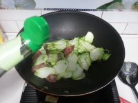 腊肠炒儿菜