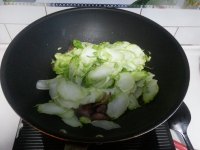 腊肠炒儿菜