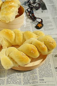 无糖黄油咸味辫子面包