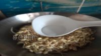 饮料瓶里的豆芽菜