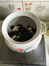 砂锅鲫鱼炖豆腐