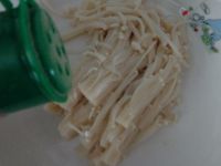 培根金针菇卷