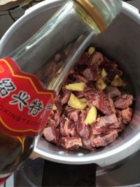 西红柿土豆焖牛肉