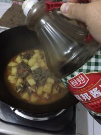 西红柿土豆焖牛肉