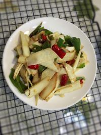 青椒炒茭白