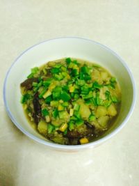 家常土豆炖茄子