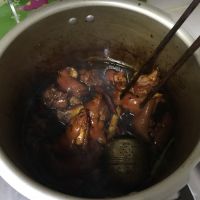五香卤猪蹄