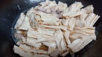 烧烤汁瘦肉焖支竹