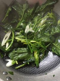 菠菜鸡蛋面