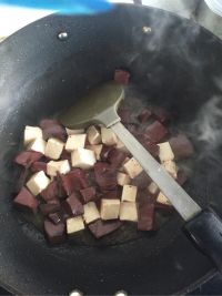 猪血豆腐