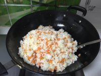 胡萝卜蛋炒饭