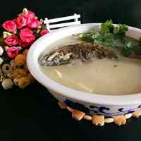 鲫鱼豆腐汤