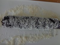 椰蓉黑米卷