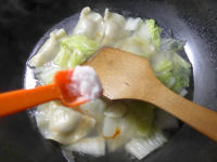 白菜粉皮煮饺子