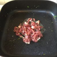 肉片菜心