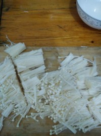 蒸鱼豆腐金针菇