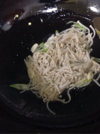 金针菇炒鸡蛋