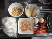 松子虾仁腊肠炒饭