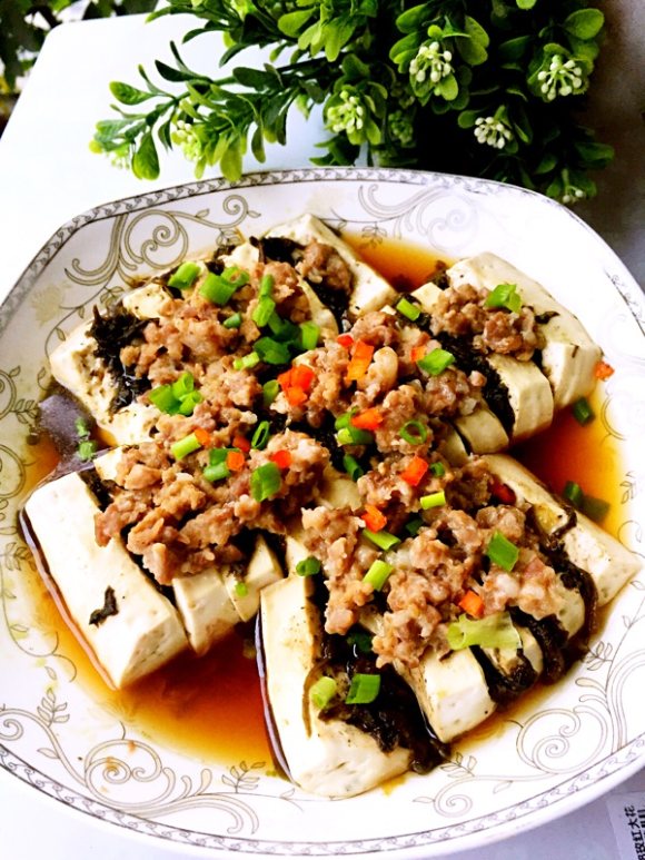 榄菜肉末蒸豆腐